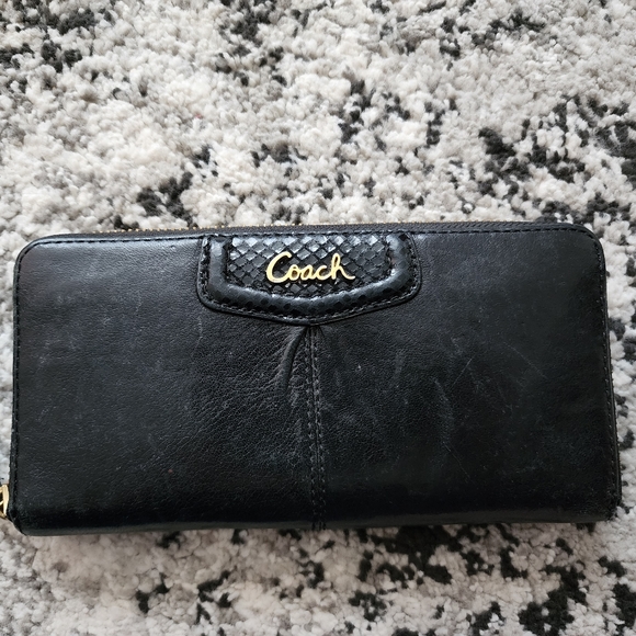 Coach Handbags - COACH Leather Zip Accordion Wallet Black